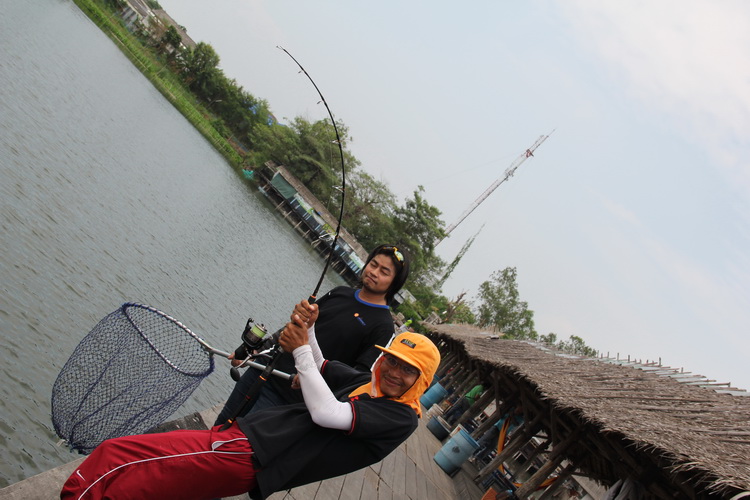 ยังจะมาเล่นอีก..เอาขึ้นสักที่นานแล้ว
 :mad: :mad: :mad:
