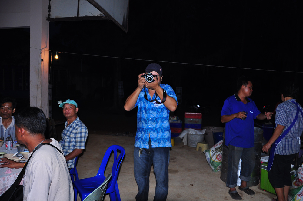 แอบยิงกันเหรอ เพ่โก้ บ่ทันผมดอกเด้อ

คนแกก็งี้แหละ

 :laughing: :laughing: