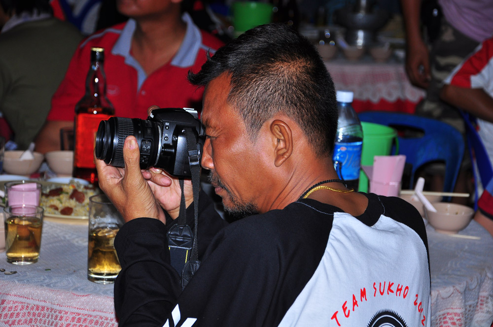ยังถ่ายรูปได้ แต่ ไม่รู้ว่าชัดรึเปล่า เอิ้กๆๆๆๆ

 :laughing: :laughing: :laughing: