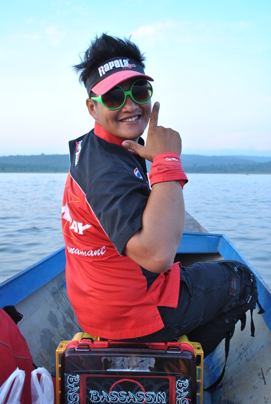 ลงกับพี่โอม งานนี้มีข่ม เหน็บ (ฮา) แน่นอนครับ   :laughing: :laughing: :laughing: