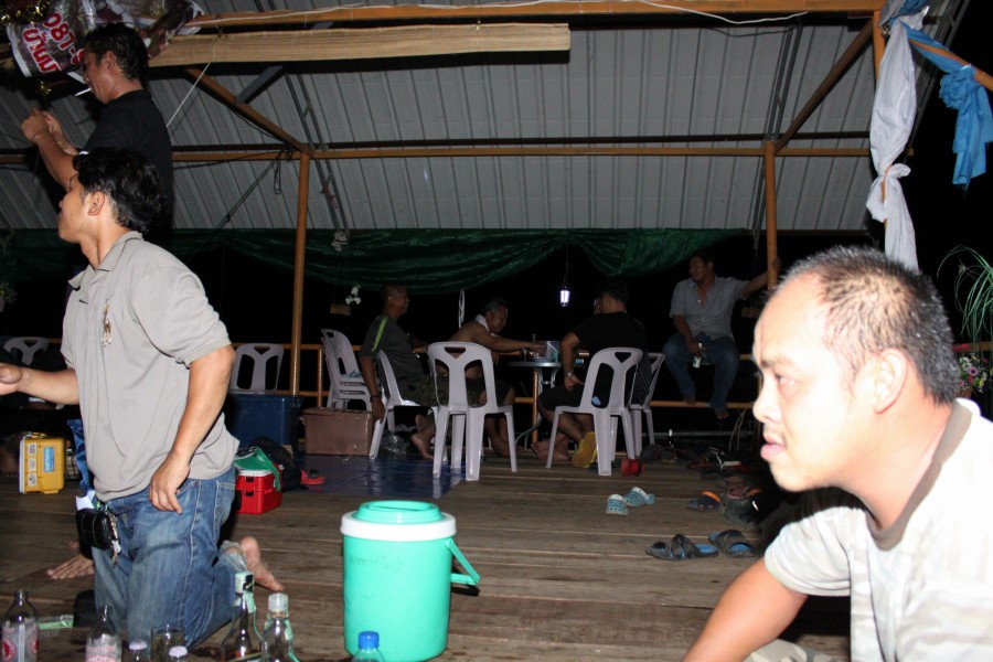 น้าเอก คลอง 8 สู้ๆครับน้า คืนนี้ เรามาเมาด้วยกันครับ :laughing: :laughing: :laughing: :laughing: :la