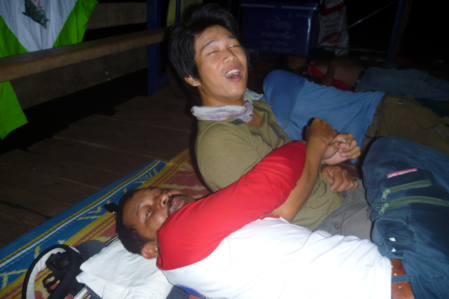 พ่อแอ๊ปร่างสุดท้าย ได้เรื่องเลย  :laughing: :laughing: :laughing: :laughing: :laughing: :laughing: