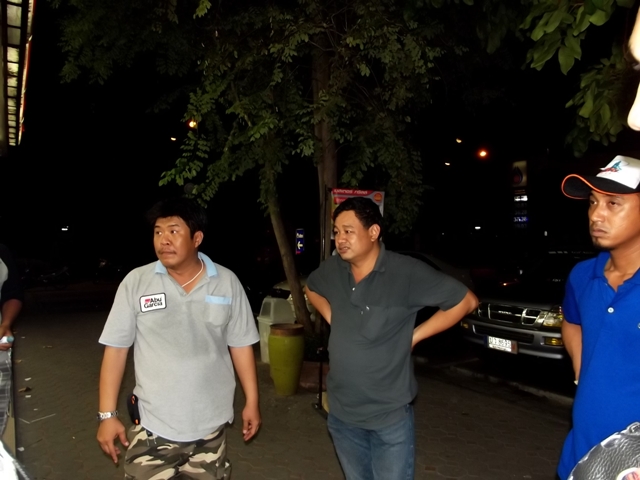 มาถึงก็บ่นกานหย่ายๆๆๆ
 :laughing: :laughing: :laughing: