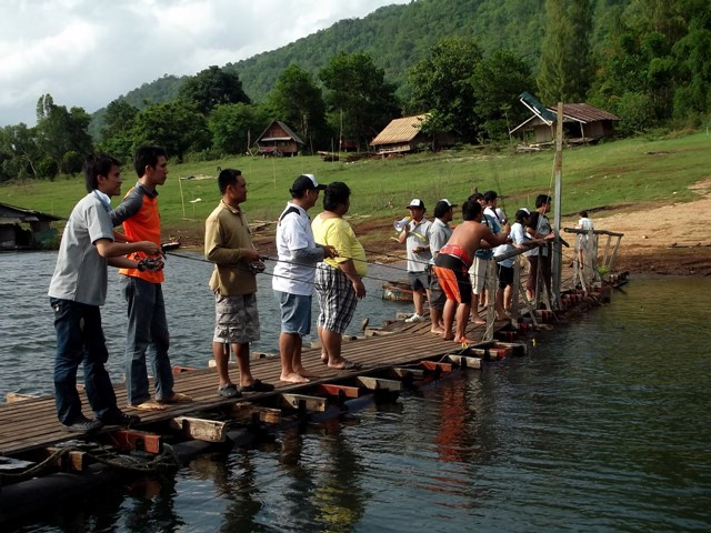 เล่นรัยกานอ่ะ
 :laughing: :laughing: :laughing: