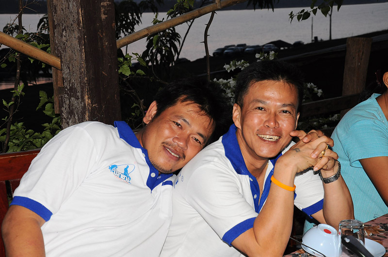 [b]เค้ารักเตงนะ 5555[/b] :laughing: :laughing: