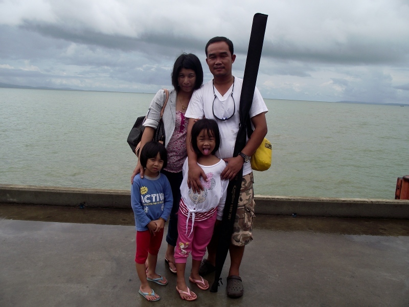 ถ่ายภาพเป็นที่ระทึกเอ้ยระลึกกันก่อนลงเรือ :laughing: :laughing: