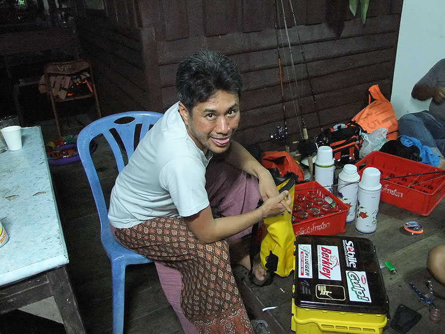 [b]ทำงานแค่นี้ แกล้งทำ ลิ้นห้อย อิอิ[/b] 
:laughing: :laughing: :laughing: :laughing: :laughing: :l