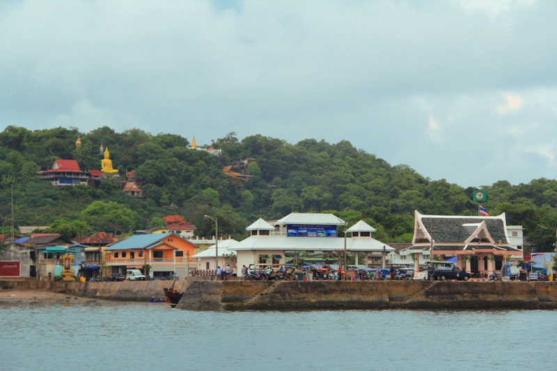 แป็บเดียว  45 นาที   ไวเหมือโกหก  เรือก็เข้าใกล้ท่าเทียบ ที่เกาะเข้าไปทุกที  :grin:
