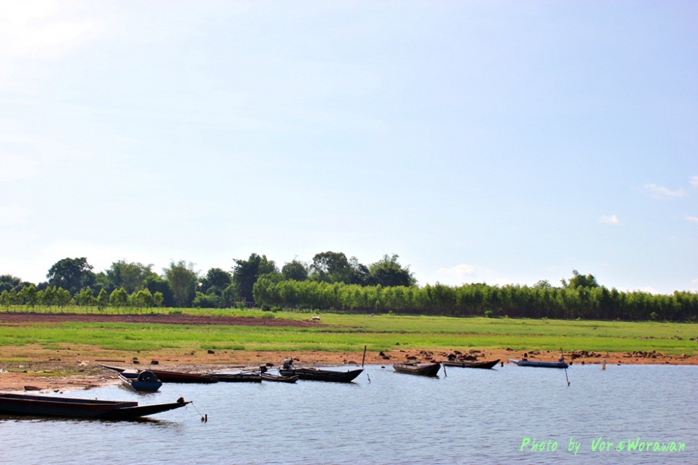 จิงๆแร้วผมนัดเรือ ไปตกปลาไว้ตั้งแต่เช้ามืดครับ แต่ท่าว่า งานขึ้นบ้านใหม่ เพื่อนผมเค้าพาจัดหนักไปหน่อ