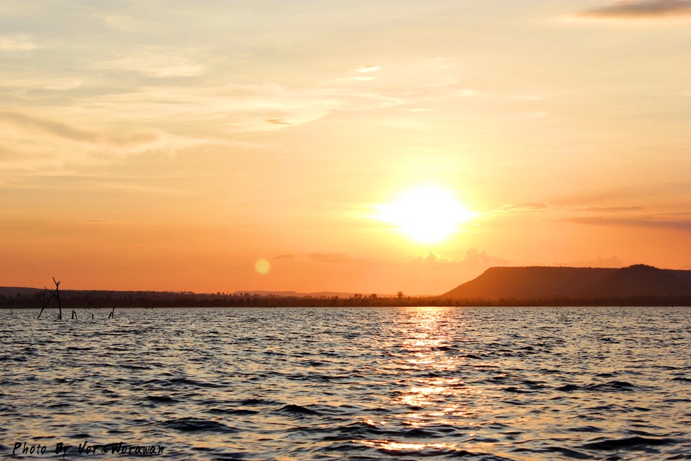 หมดแรง เรยได้แต่นั่งถ่ายภาพบนเรือ  :laughing: :laughing: