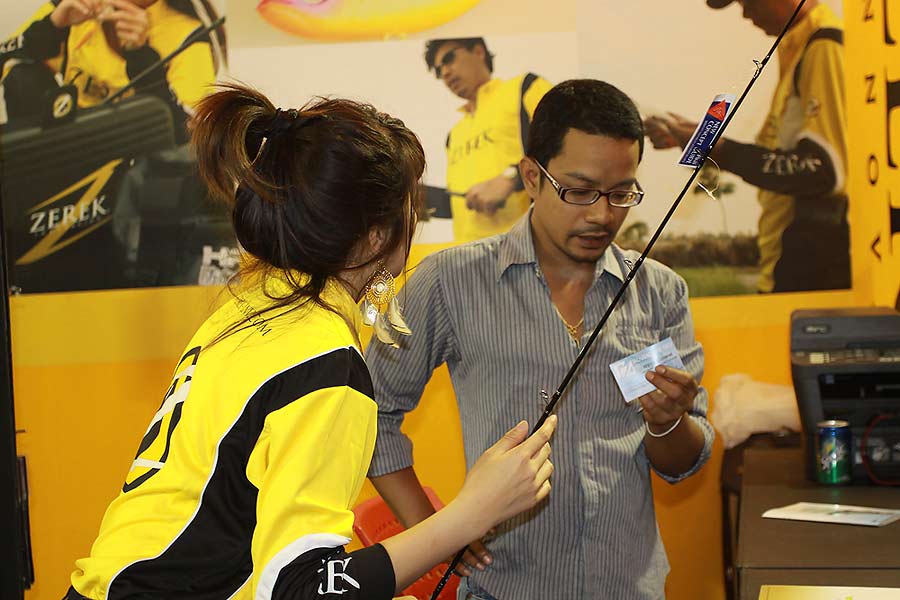 คนไม่พอ ต้องให้ผู้จัดการออกมาต้อนรับ ดุแล :cheer: :cheer: