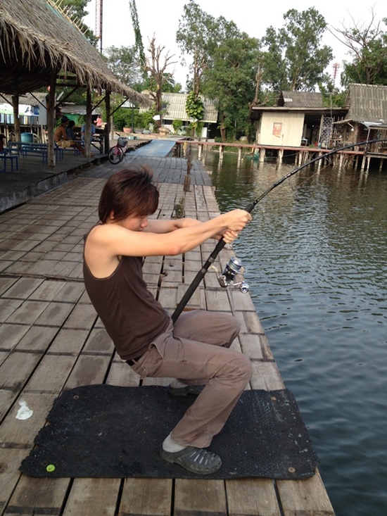 ตัวนี้กินคันผม ตัวสุดท้ายก่อนจะกลับกัน วันนี้ปลากินดีมากๆครับ  :grin: