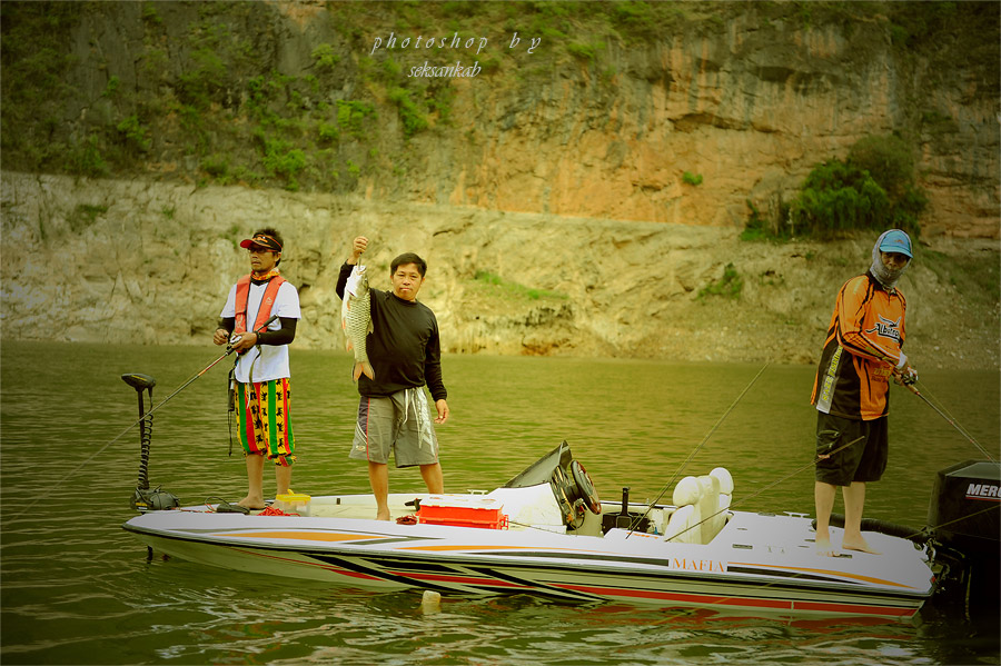ไซด์แบบนี้มีมากมาย  แบบว่าพาวนรอบเรือๆ