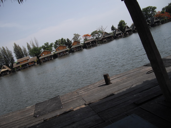 
แดดออกเป็น ระยะๆ ลมพัดทางเดียว ทั้งวัน ปลาทุกตัว ได้แต่ฝั่งเล็ก เพราะใช้สาย pe  :cry: