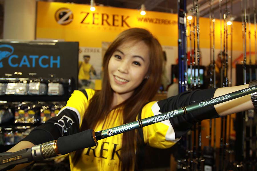  :smile: :smile:

คันคู่มือ คุณโอเว่น และทีมงาน ZEREK ในเวลานี้ 

เบา แกร่ง :cheer: :cheer: