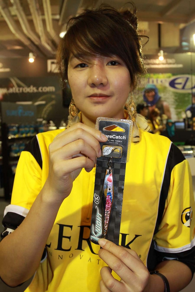 เหยื่อสปินจิ๊ก รุ่นKnight Jig  

มีให้เลือกหลายขนาด 10 20 40 65 85 125 :smile: