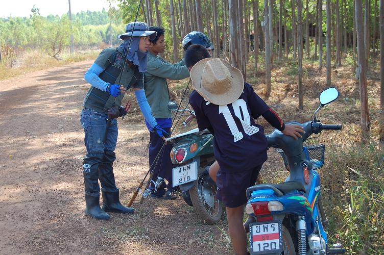 ถึงหมายที่ สาม แล้วครับน้าๆ  เหนื่อยกันหรือยัง ครับ  :laughing:
