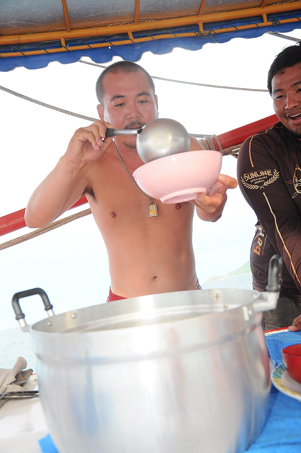 ข้าวค้มมาพร้อมพี่เจี๊ยบเลยอ่ะ ไวแท้ๆลุกพี่ตรู :laughing: :laughing: :laughing: :laughing: :laughing: