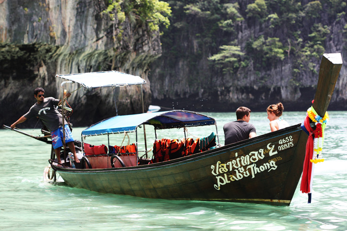 เรือหางยาว................... โรแมน มาก

          