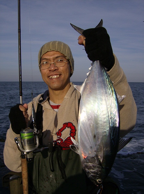 TUNA  ชายฝั่งครับ  ไม่ต้องออกไป JIG