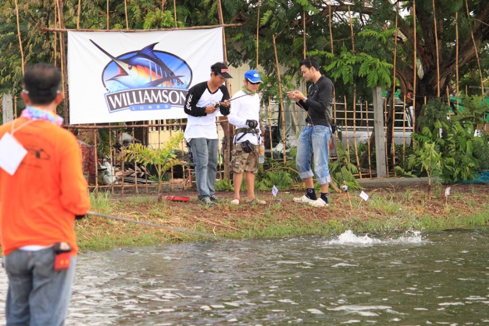 [q][i]อ้างถึง: L9 posted: 28-05-2555, 12:50:44[/i]

 [b]แบบว่า ท่าทางน่าหนุกอ๊ะ ชอบๆๆๆ + ไปเลยเจ้า