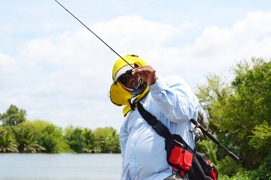 พี่ไก่ ก็ใช้หนอน Bass Pro ท่าไม้ตาย  เหลือเวลาอีนิดเดียวครับ  :cheer: