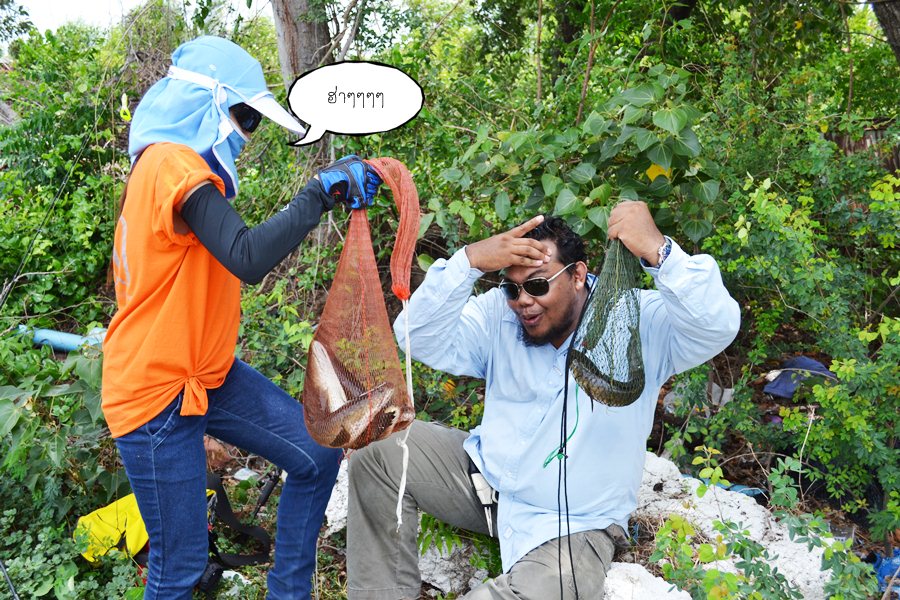 มีการเอาปลามาอวด กันเล็กน้อย  :laughing: :laughing: :laughing: