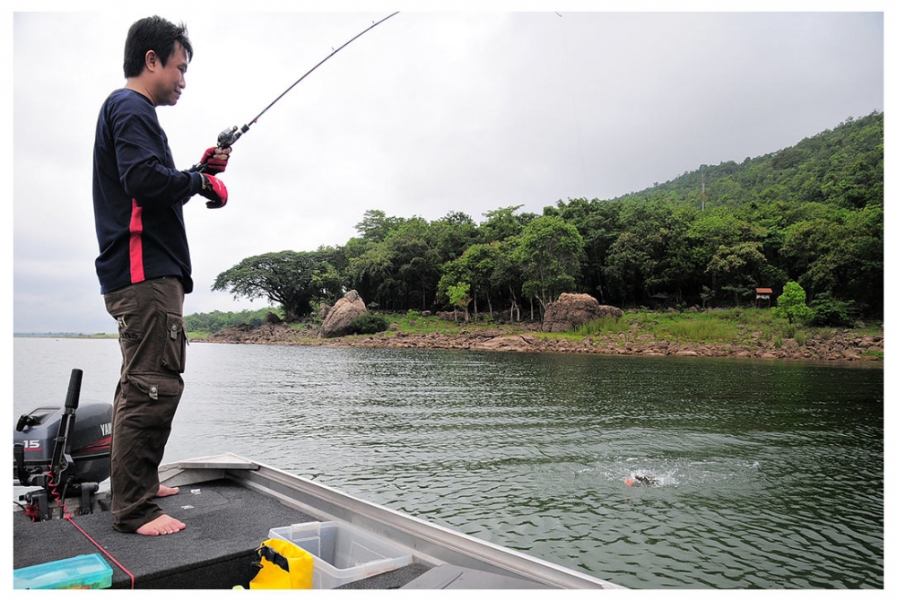 ยังไงหว่า มาไม่ถึงเรือเสียที  เดี๋ยวออกเดี๋ยวออก ชักยังไง :ohh:
