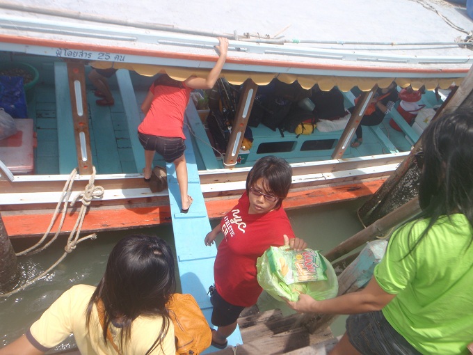 เตรียมตัวขึ้นเรือกลับกันแล้ว
