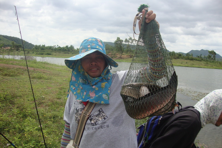 เเหม่เดินหายเงียบมาถึงเอาปลาช่อนมาโชว์