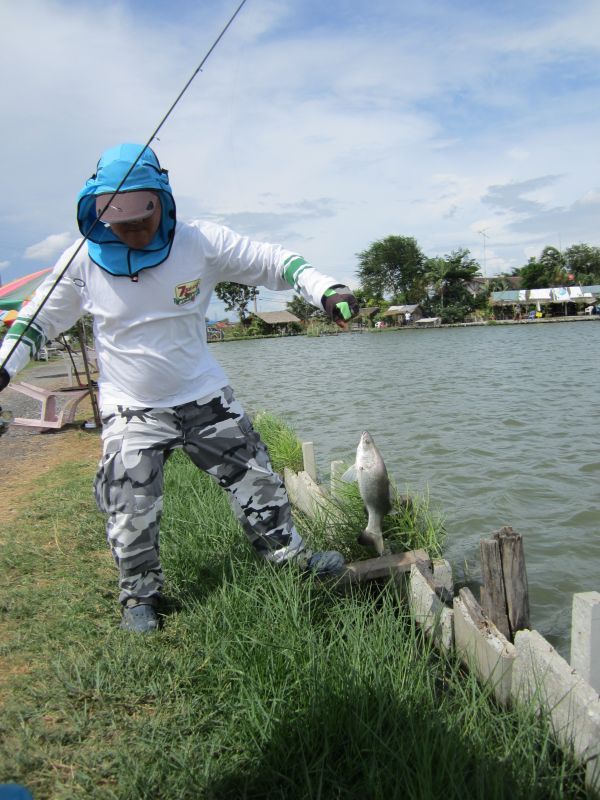  [b]กินเสร็จพักแปปอัดปลาต่อกันเลย[/b] :laughing: :laughing: :laughing:
