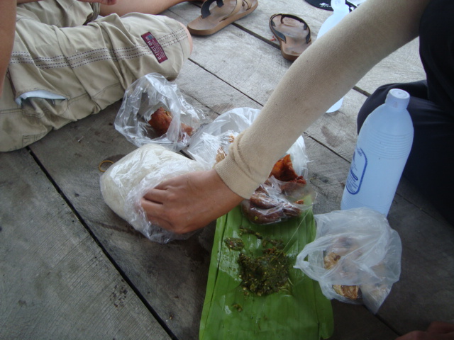 กินข้าว เช้ากันก่อน เอ้า...เริ่มได้ :cheer: