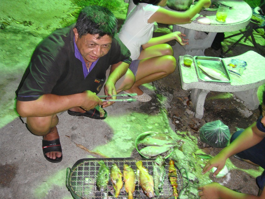 กลับมาถึงบ้าน ก็จัดหนักกันเลย :umh: