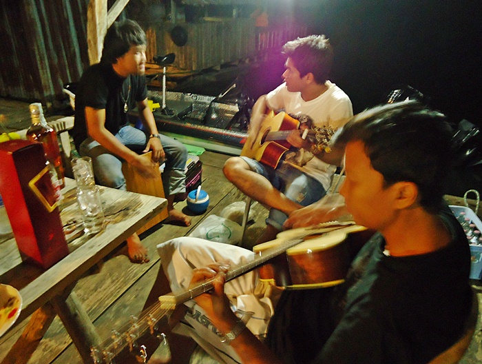 โซโล่..กันมันส์ ไปเลย งานนี้  :laughing: :laughing: :laughing: