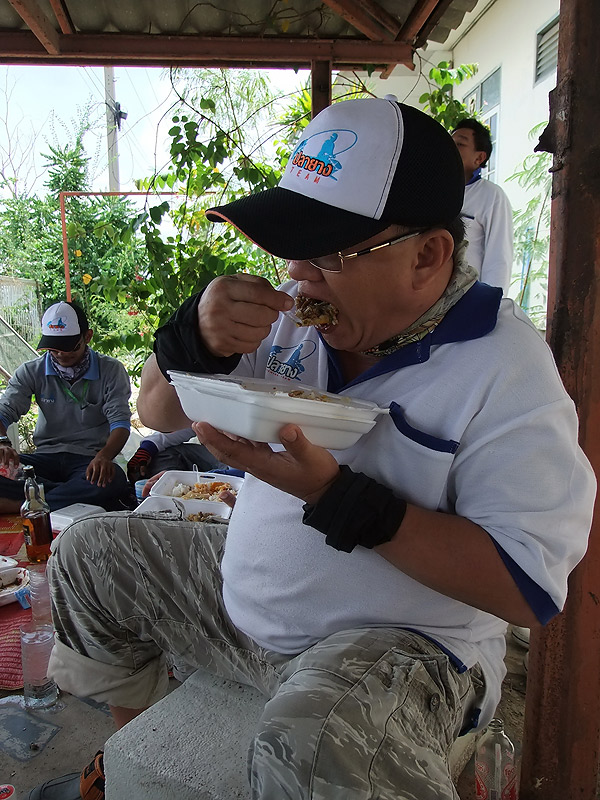 [b]โดยเฉพาะ คุณพ่ออออออ ของน้านะ เนี่ยซิ อร่อยชัวร์ อั้ม อิอิ[/b]
:laughing: :laughing: :laughing: 