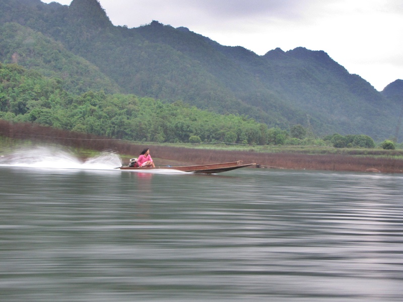 ว้าว  เรือ แว๊นคับ ผู้หญิงแถวนี้ขับเรือโหด แท้

 :ohh: :ohh: :ohh: :ohh:
 :ohh: :ohh: :ohh: :ohh: