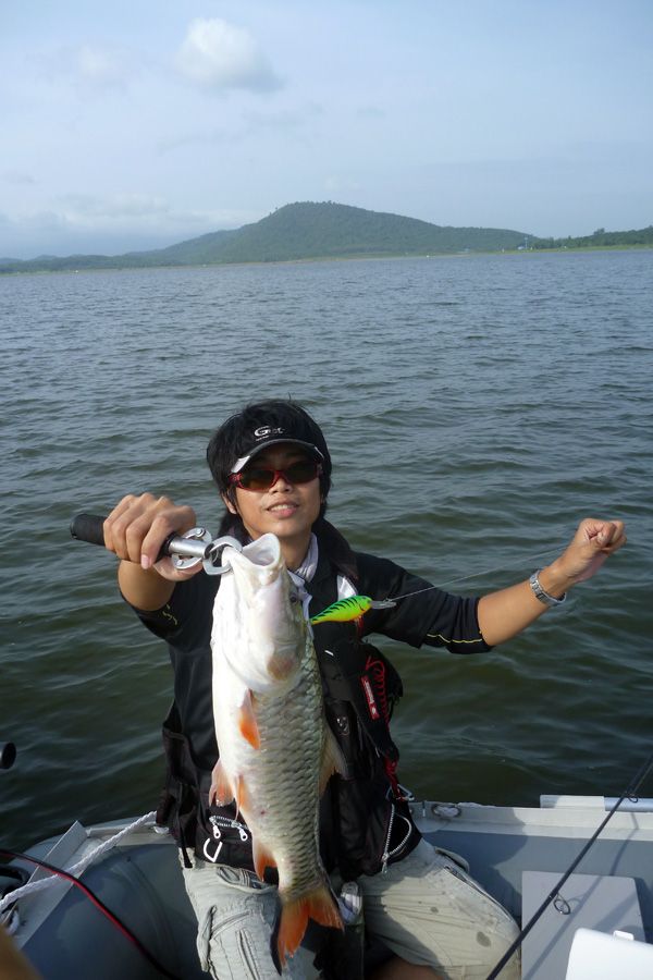 จากตระกูลขุดน้ำลึกของ Rapala      Deep Runner 9cm  :smile:
