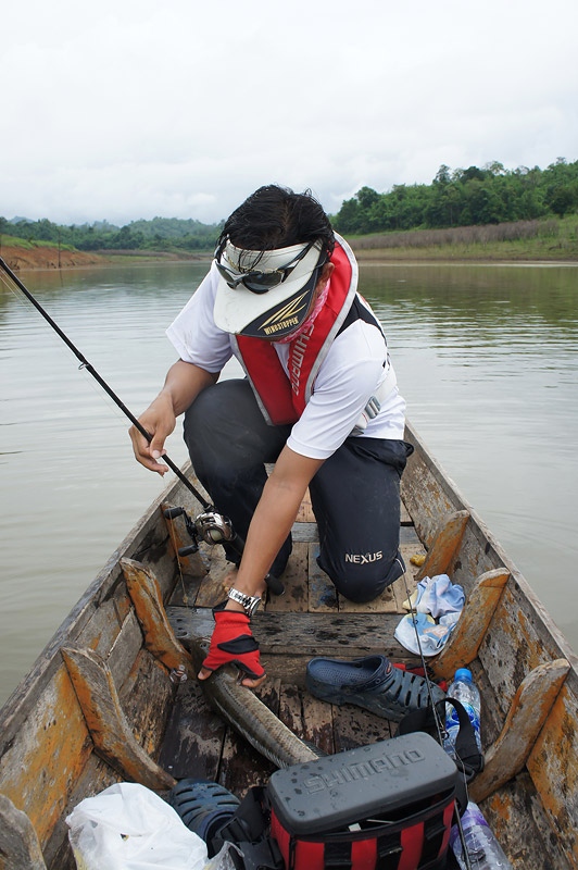 [b]ว่าแต่คนอื่นเค้า เราเองก็ต้องระมัดระวังด้วย เป็นสิ่งที่ไม่ดีนะครับน้าๆ ต้องสำรวจอุปกรณ์ให้ครบ เช่