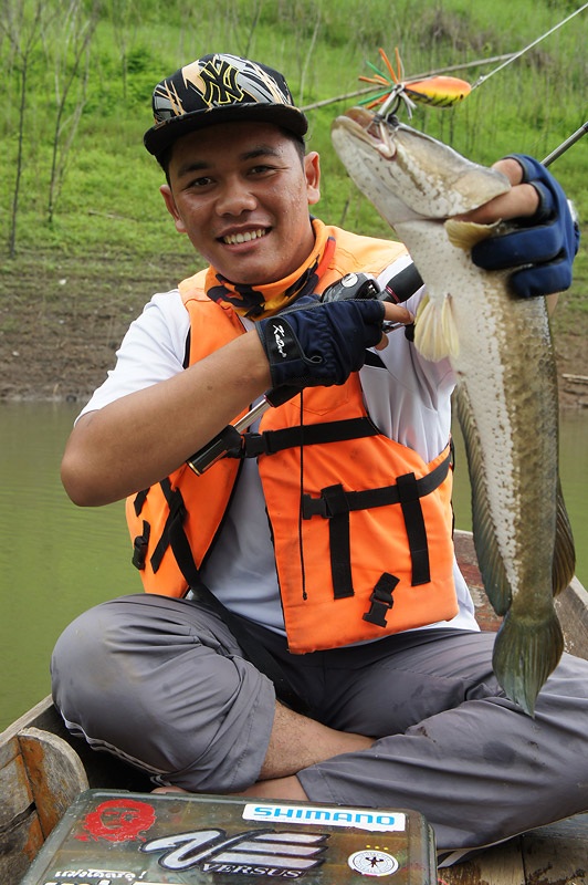 [b]รูปนี้นังบอมหล่อวะ ชริๆ แกล้งถ่ายไม่ชัดดีกว่าเรา [/b] :laughing: :laughing: :laughing: :laughing: