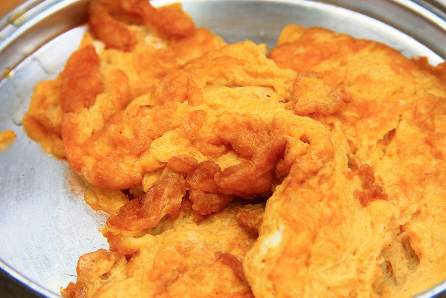 ตบท้ายด้วยไข่เจียว  :umh: :umh: :umh: