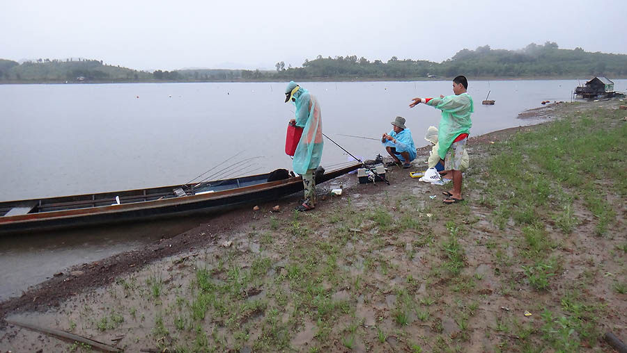 [b]เรือพร้อม กายพร้อม ใจพร้อม แต่ดูเหมือนโปรรักการเกษตร จะยังไม่ค่อยพร้อมเลย

ว่าแล้วก็ไปตามหาฝันก