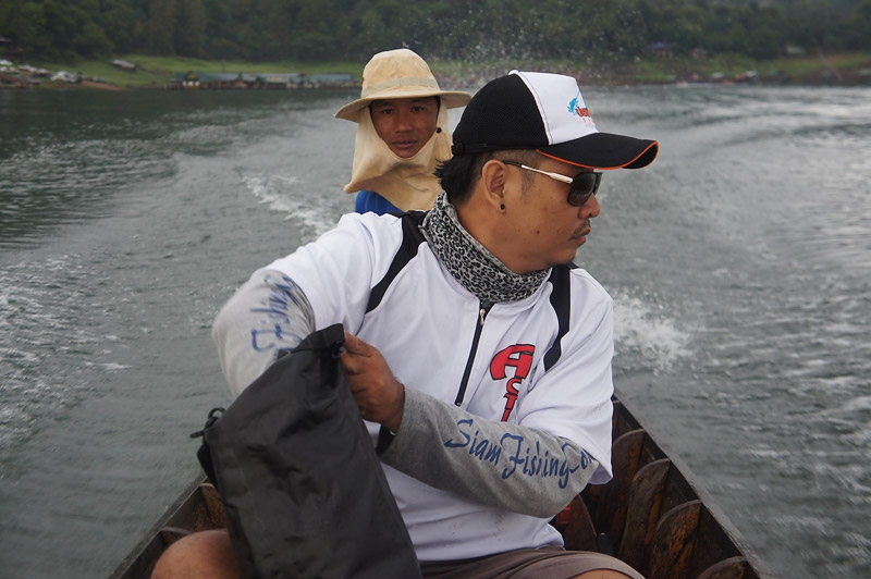 [b]ฝนเริ่มจะตกต้องเก็บอุปกรณ์สำคัญไว้ในกระเป๋าก่อน[/b] :grin: :grin: