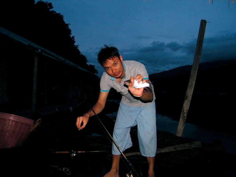 อิ่มแล้ว...ค่ำแล้ว น้องเล็กจัดเลยนะ :laughing: :laughing: :laughing: :laughing: :laughing: :laughing