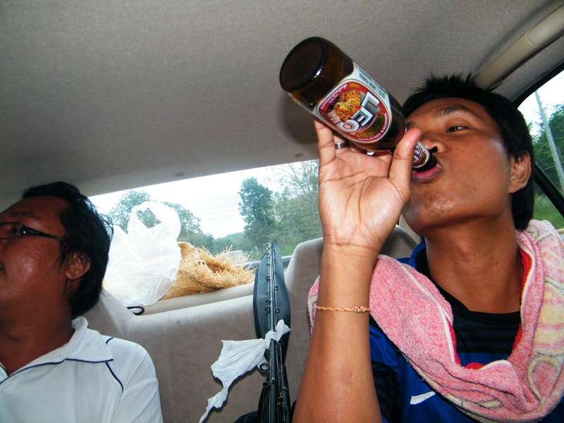 หนุ่มขอจัดหนักด้วยคน :laughing: :laughing: :laughing: :laughing: :laughing: :laughing: :laughing: :l