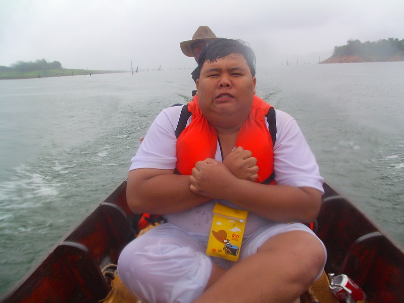 ส่วนผมเหรอ หนาวแทบตรายดีนะรอดมาได้ เกือบตราย รูปในกล้องผมหมดแล้วค๊าบบบบบบบบบบ 
  :cool: :cool: :coo