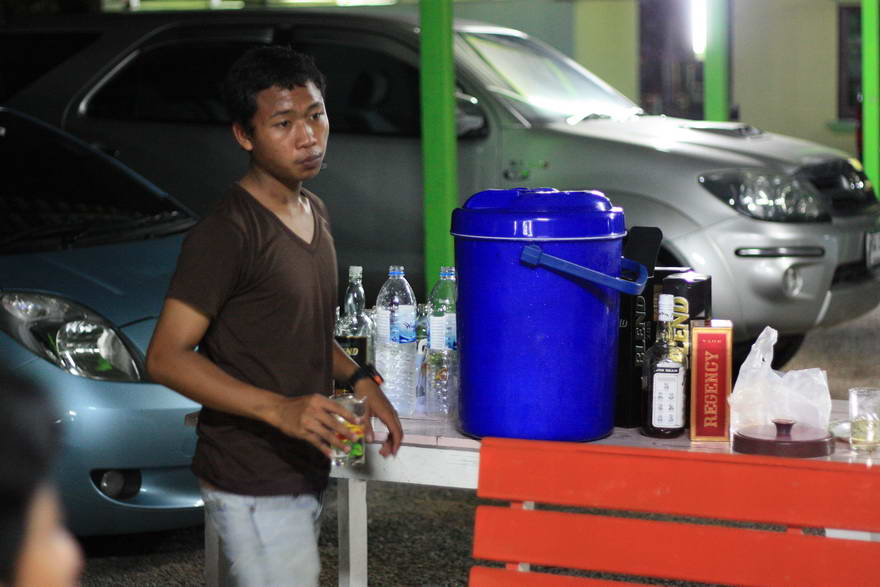 ตลอดงาน :cool: