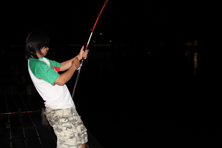 น้าอั้มก็ปลากิน โหดๆเลยน้าอั้มเอามาถ่ายรูปคู่
