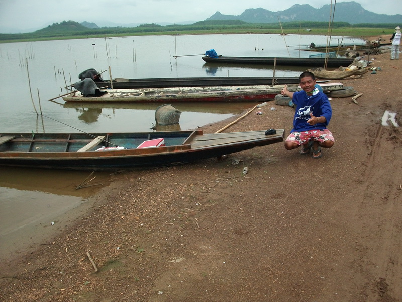 ไต๋ต้อมกับเรือทีมงานในสังกัดครับ มีทั้งหมด 5 ลำ  สนใจใช้บริการ โทร. 086-138-1770 :cheer: :cheer: :ch