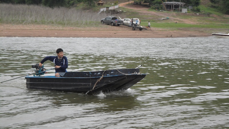 [b][center]ปลาไม่กิน...ก็ขับเรือเล่นดีกว่า :laughing: :laughing: :laughing: :laughing: