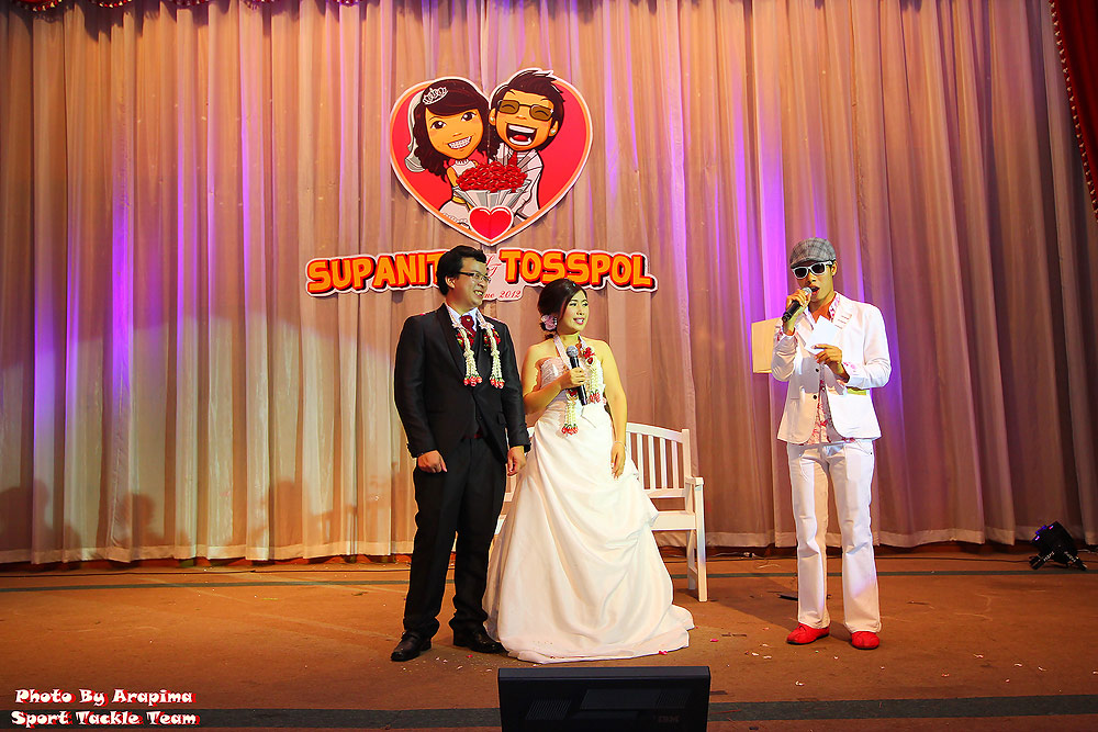 
 :grin: :grin:  เจ้าบ่าวเจ้าสาวขึ้นเวทีแล้วครับ :love: :love: